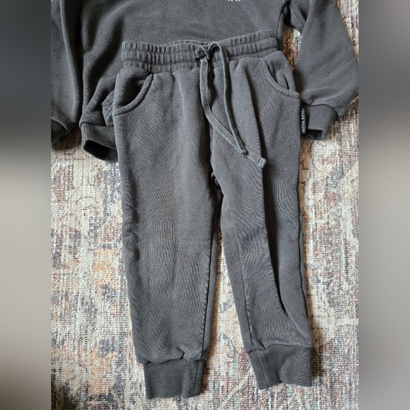 Little Bipsy set 3-4T - Picture 2 of 4